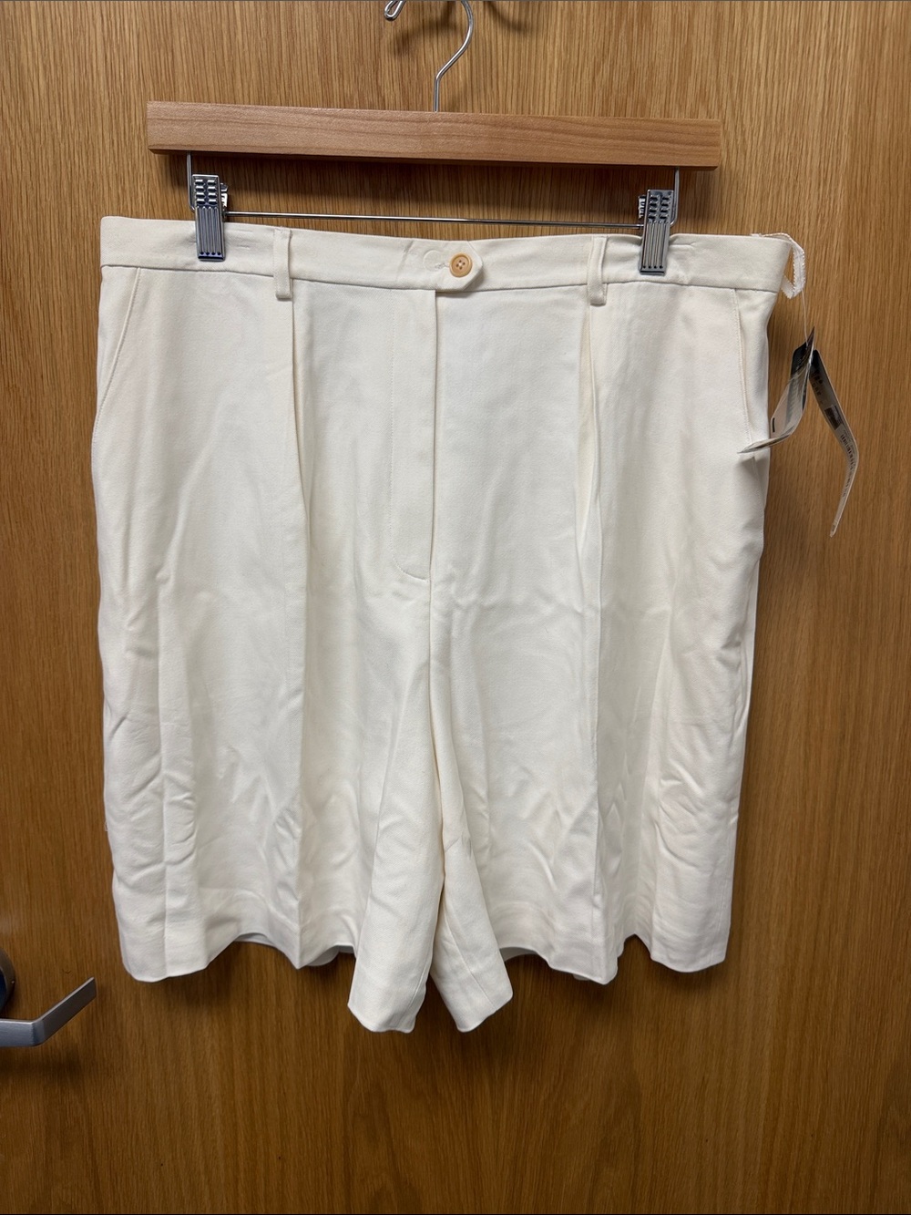 Lauren Ralph Lauren Cream High-Rise Pleated Bermuda Shorts Plus Size 16